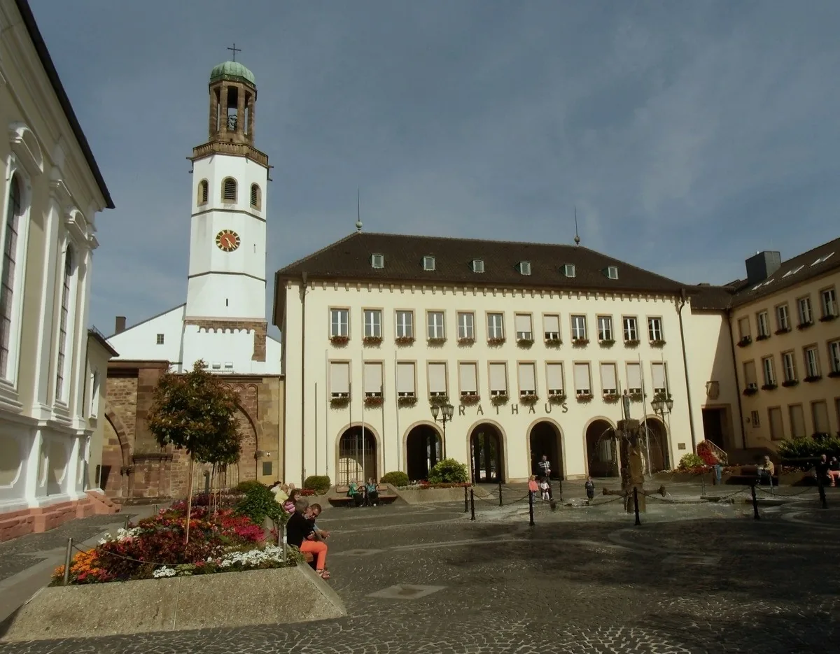 Rathaus und Marktplatz von Frankenthal in der Pfalz – Fenstermontage Frankenthal